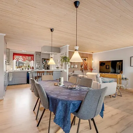 4 Star In Casa de Férias Løkken